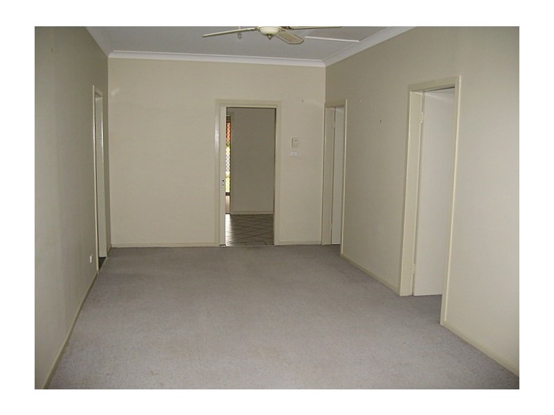 82 High Street, Parkes NSW 2870