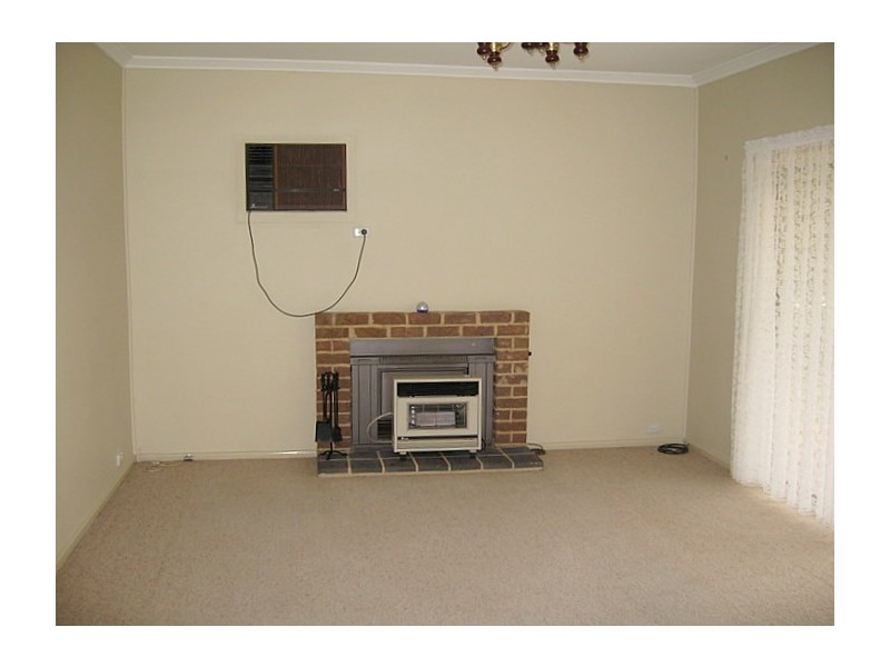 82 High Street, Parkes NSW 2870