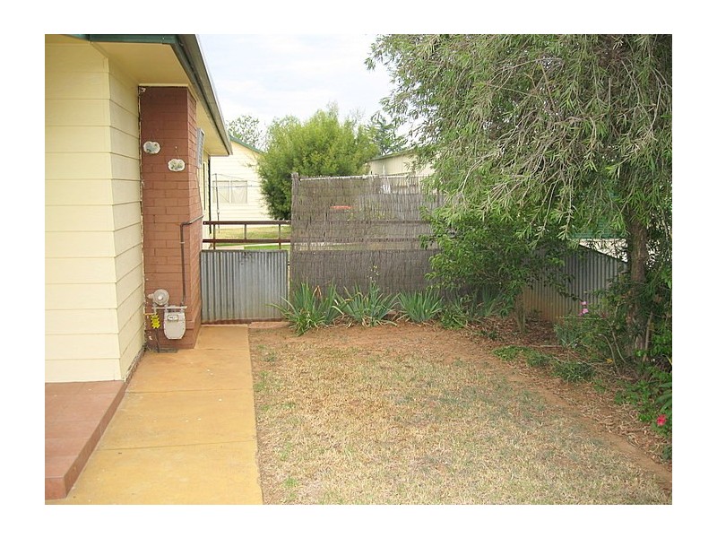 82 High Street, Parkes NSW 2870