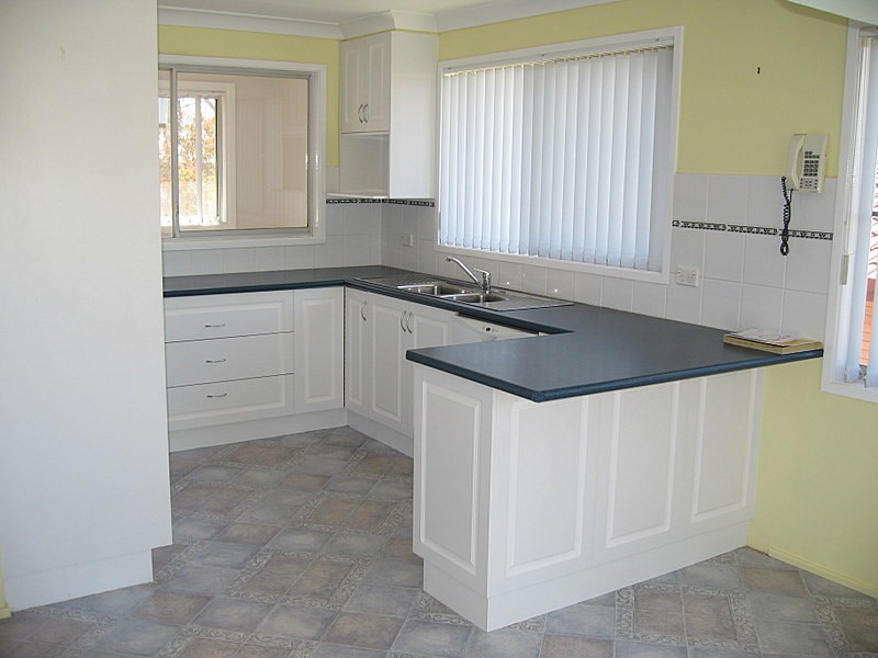 31 Barton Street, Parkes NSW 2870