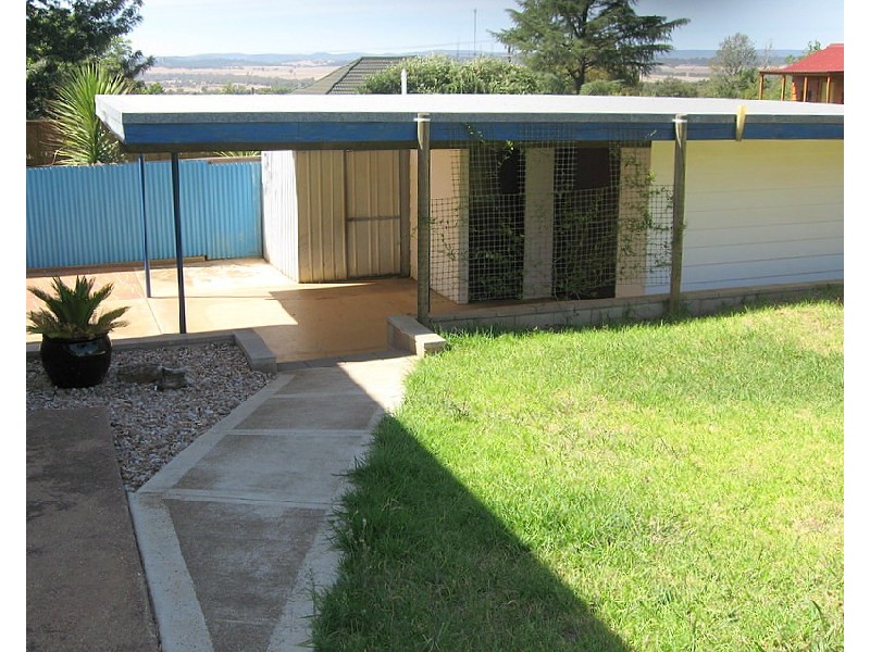 31 Barton Street, Parkes NSW 2870