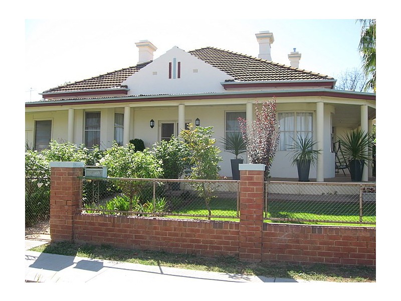 73 Currajong Street, Parkes NSW 2870