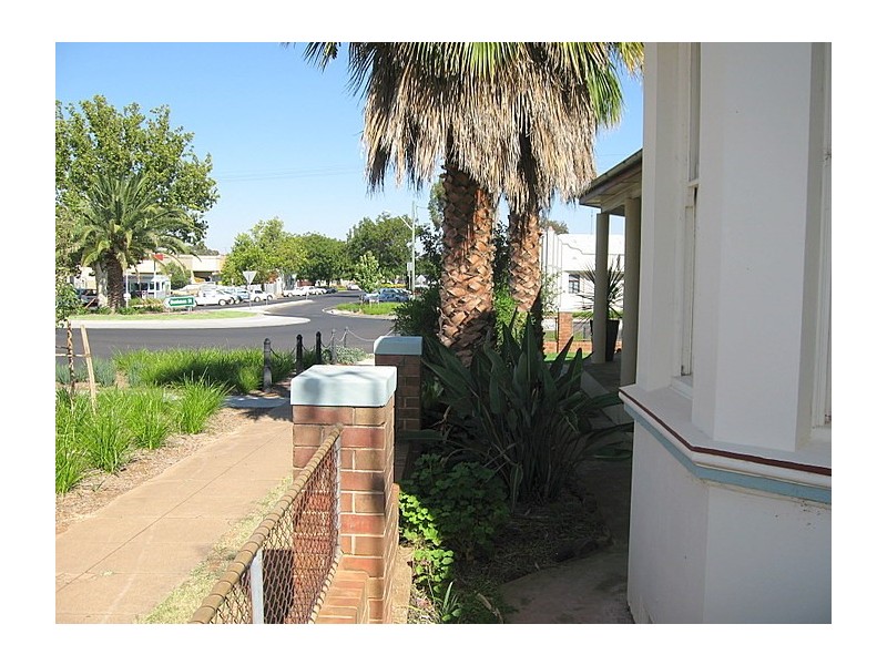 73 Currajong Street, Parkes NSW 2870