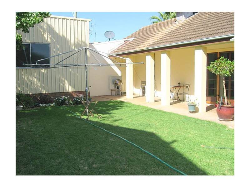 73 Currajong Street, Parkes NSW 2870