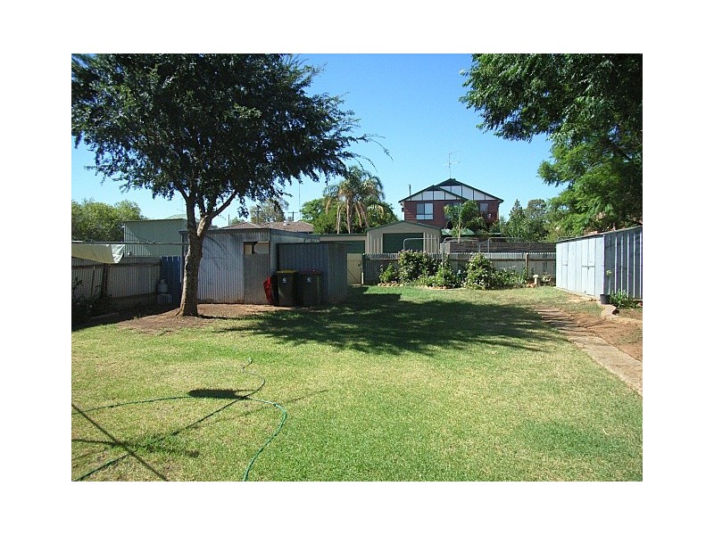 43 Clarinda Street, Parkes NSW 2870