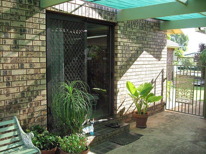 27 Lawson Street, Parkes NSW 2870