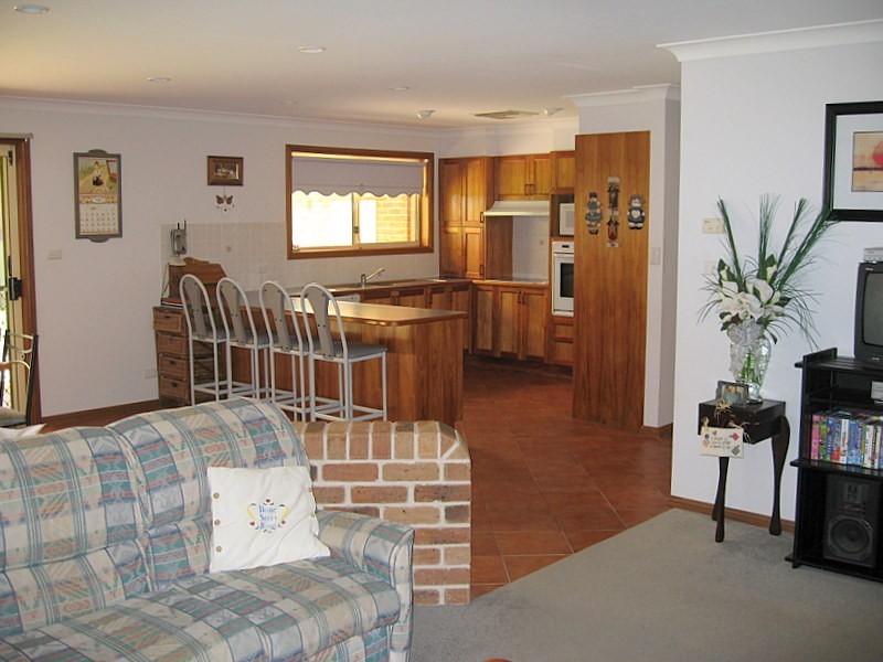 10 Cobden Place, Parkes NSW 2870