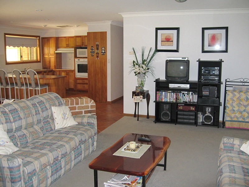 10 Cobden Place, Parkes NSW 2870