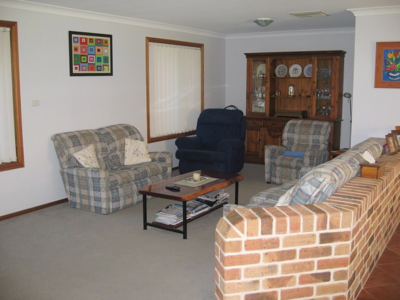 10 Cobden Place, Parkes NSW 2870