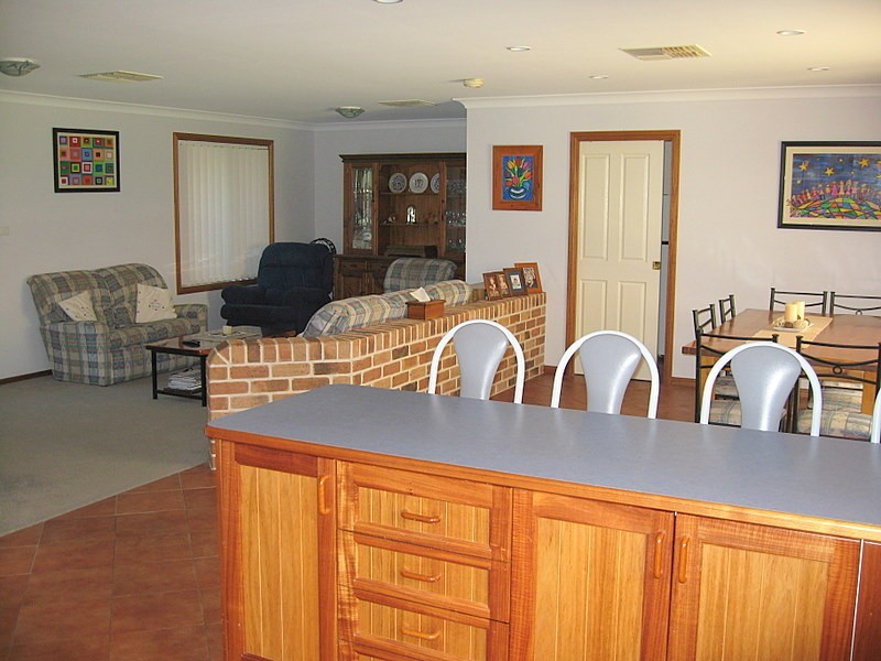 10 Cobden Place, Parkes NSW 2870