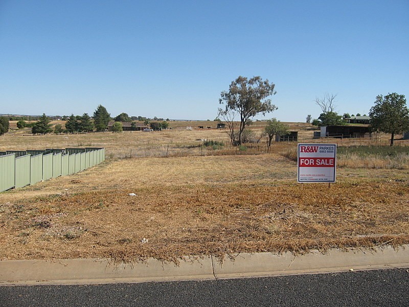 5 Highland Avenue, Parkes NSW 2870