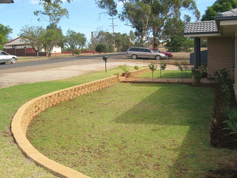 24 Charles Rigg Avenue, Parkes NSW 2870