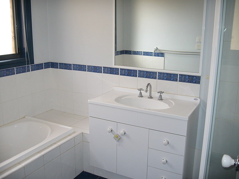 24 Charles Rigg Avenue, Parkes NSW 2870