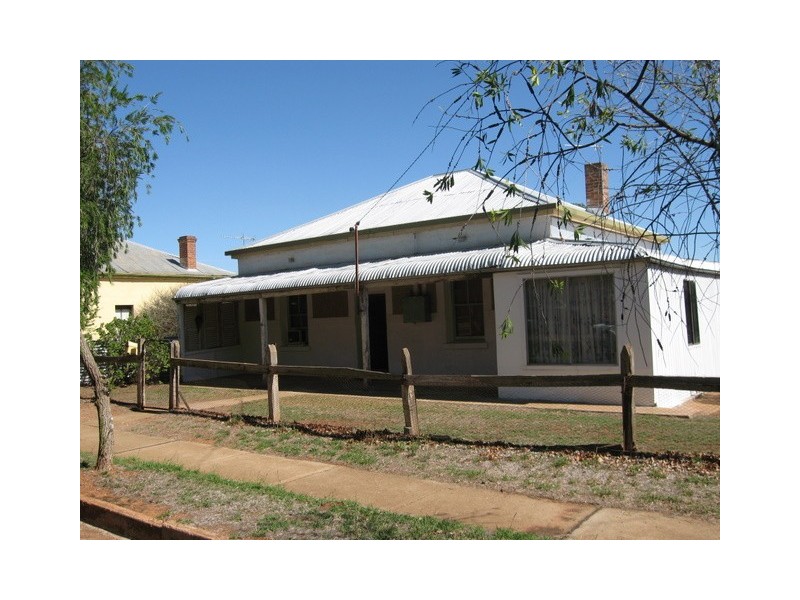 12 Caswell Street, Peak Hill NSW 2869