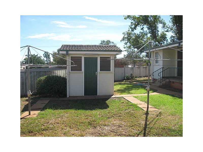 82-84 Derribong Street, Peak Hill NSW 2869