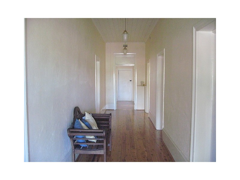 8 Welcome Street, Parkes NSW 2870