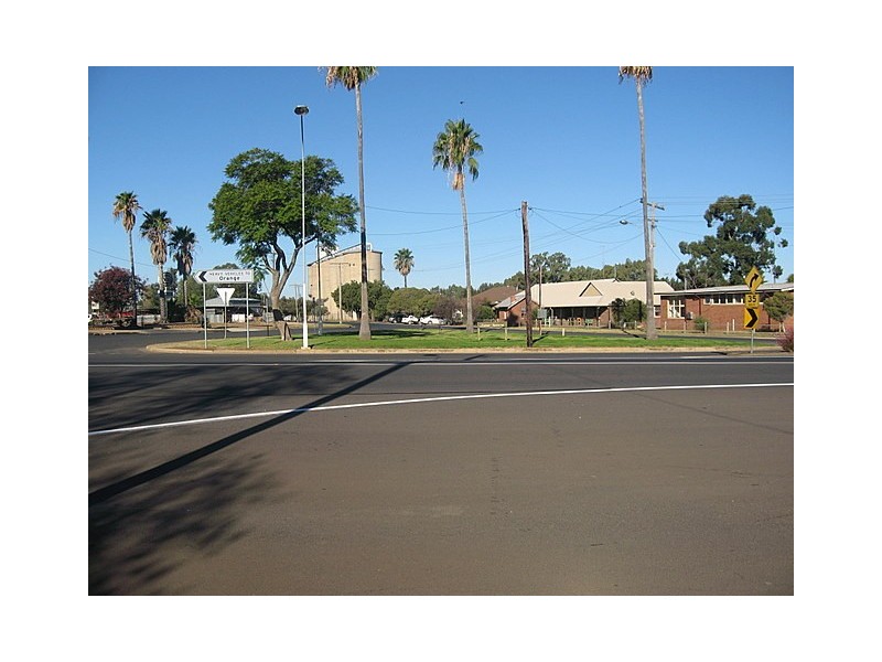 8 Welcome Street, Parkes NSW 2870