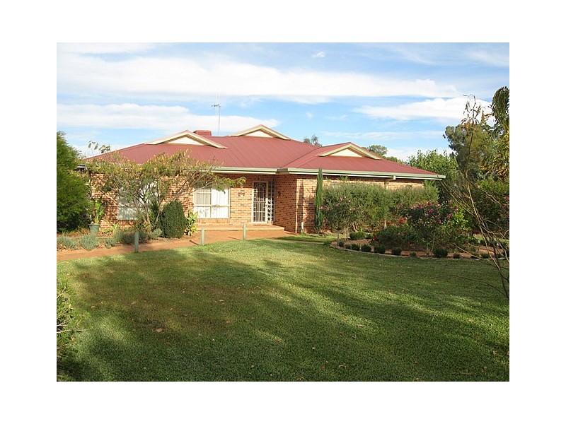 251 Nash Street, Parkes NSW 2870