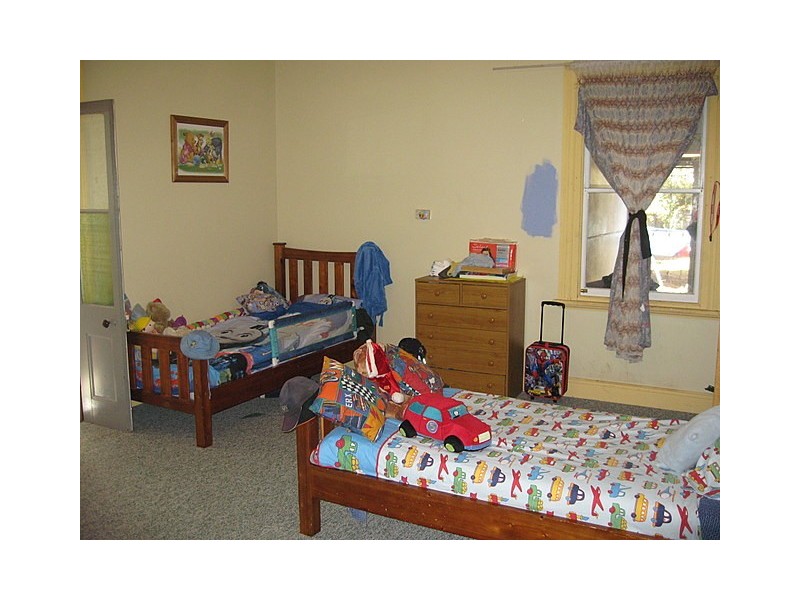 7 Currajong Street, Parkes NSW 2870