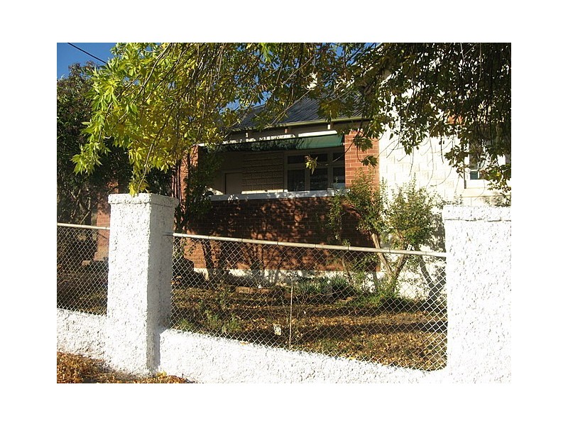 7 Currajong Street, Parkes NSW 2870