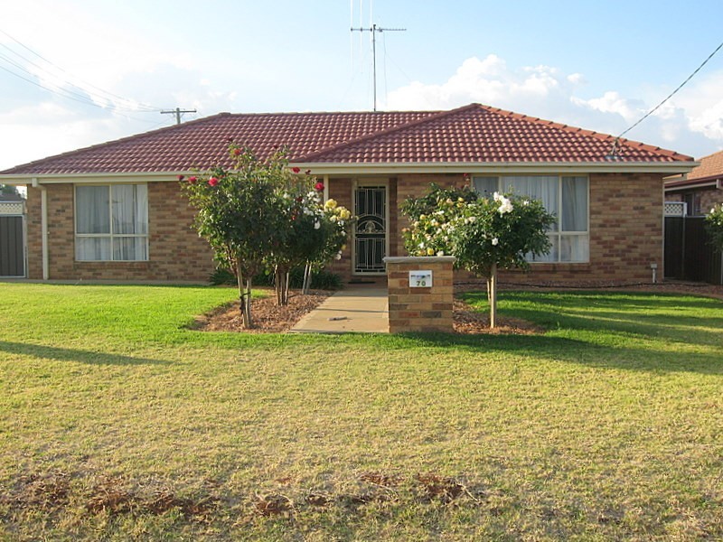 70  Best Street, Parkes NSW 2870