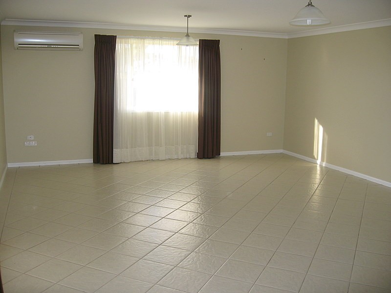 70  Best Street, Parkes NSW 2870