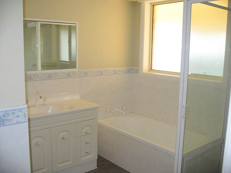 70  Best Street, Parkes NSW 2870