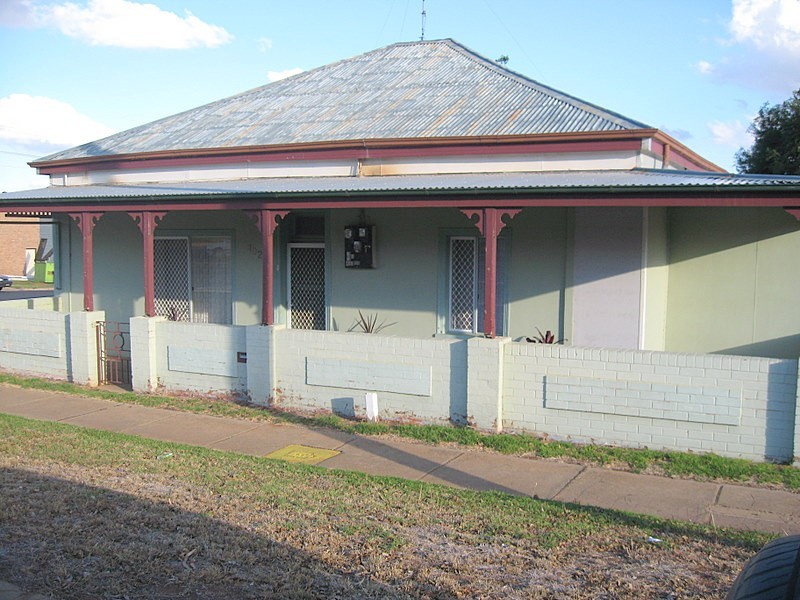 102 Clarinda Street, Parkes NSW 2870