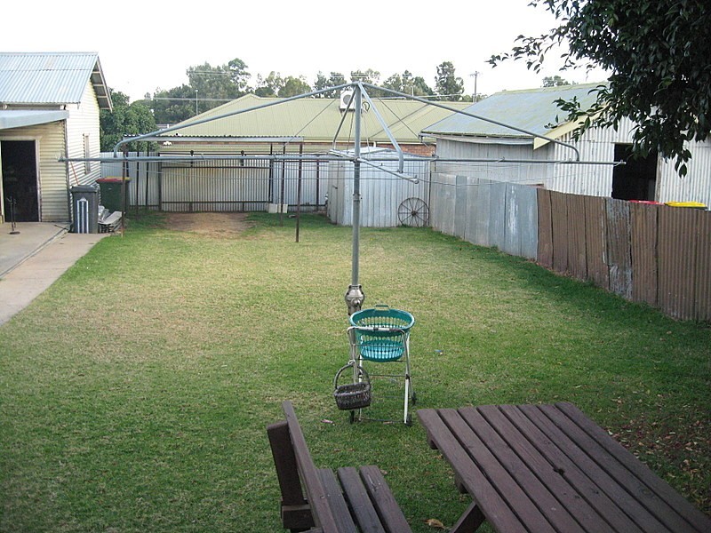 102 Clarinda Street, Parkes NSW 2870