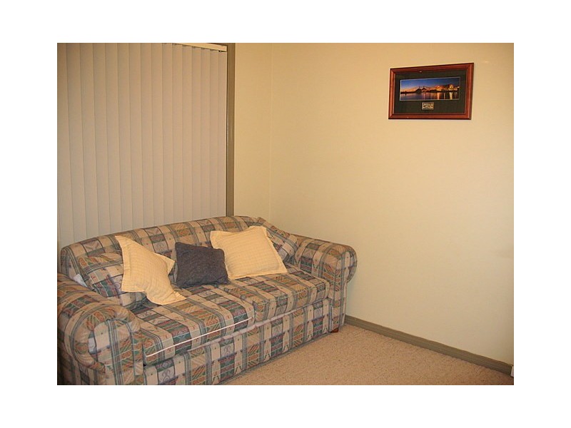 1/4 Friendship Place, Parkes NSW 2870