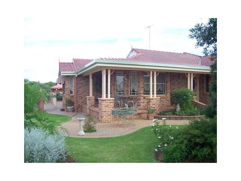 3 Flinders Street, Parkes NSW 2870