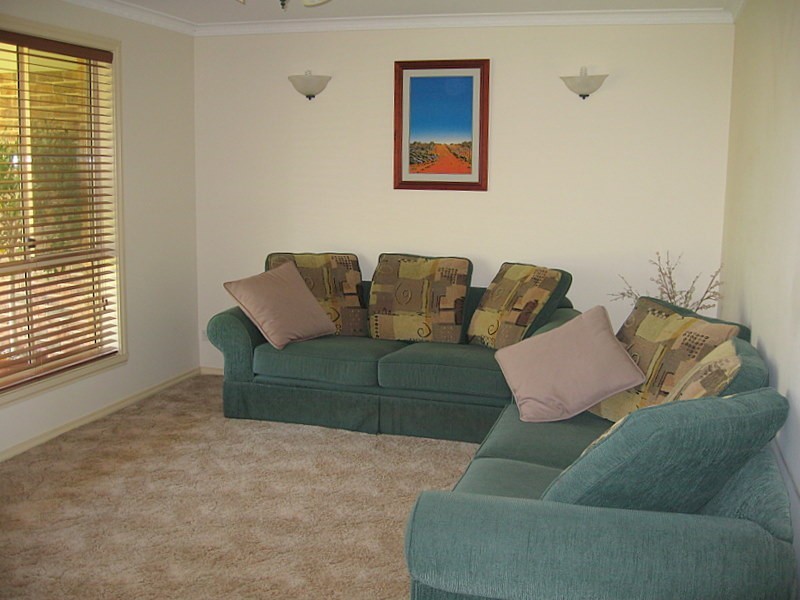 13 Moulden Street, Parkes NSW 2870