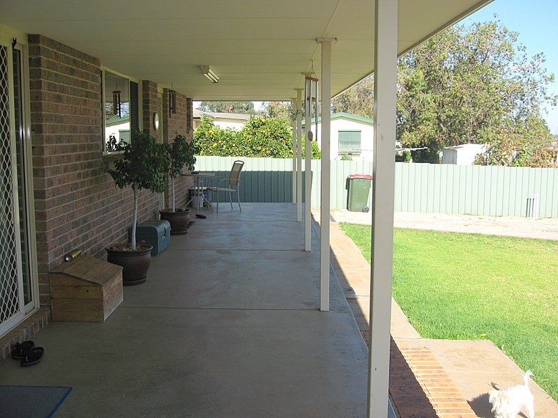 13 Moulden Street, Parkes NSW 2870