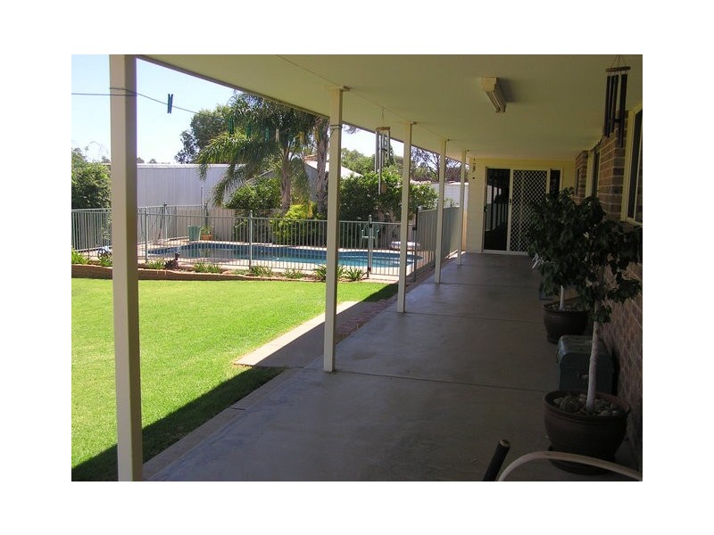 13 Moulden Street, Parkes NSW 2870