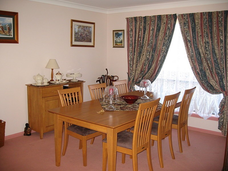 21 Glenburnie Close, Parkes NSW 2870