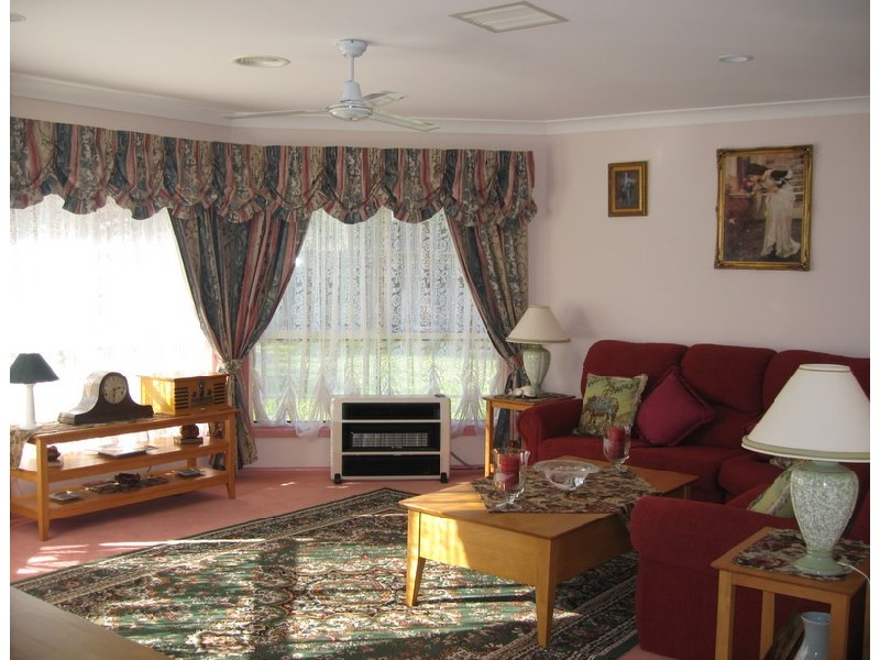 21 Glenburnie Close, Parkes NSW 2870