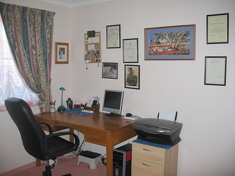 21 Glenburnie Close, Parkes NSW 2870