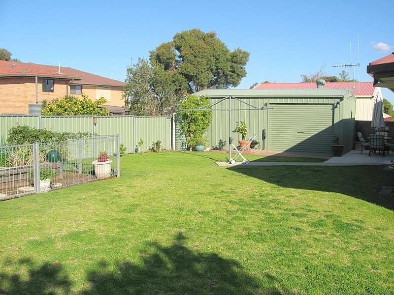 21 Glenburnie Close, Parkes NSW 2870