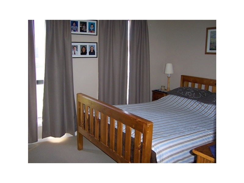 14 George Field Drive, Parkes NSW 2870