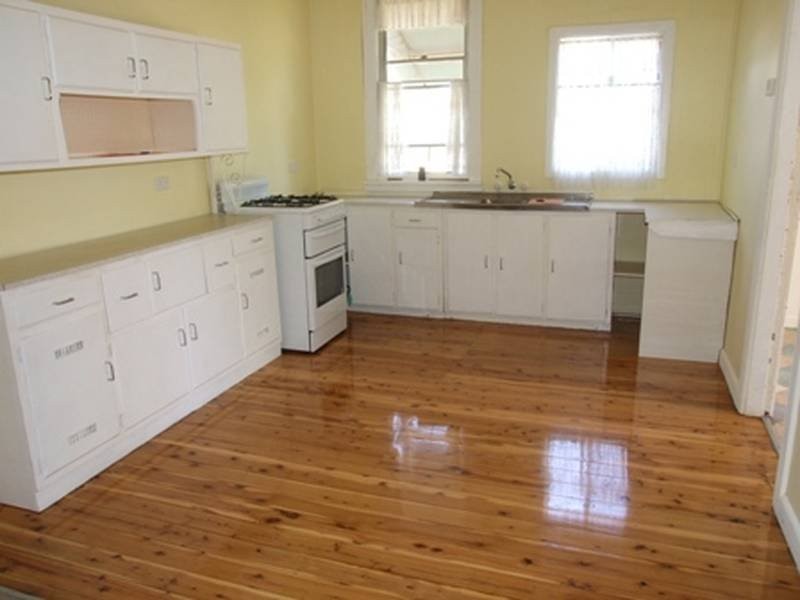 18 Wentworth Street, Parkes NSW 2870