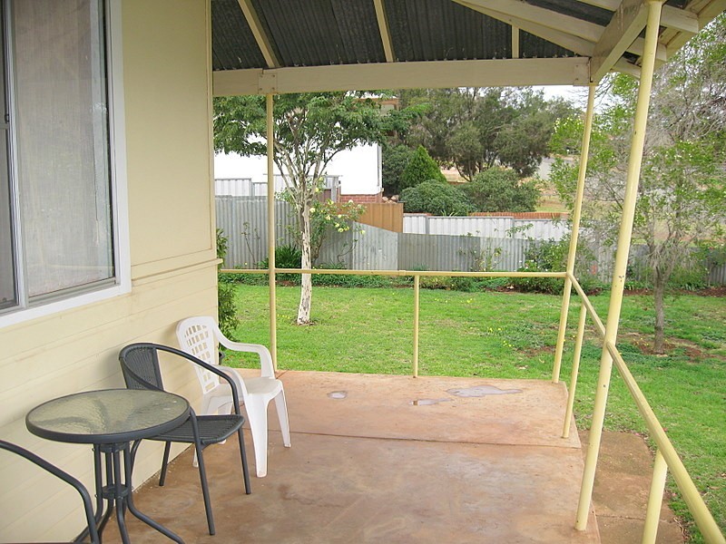 18 Wentworth Street, Parkes NSW 2870
