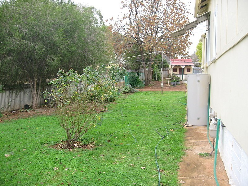 18 Wentworth Street, Parkes NSW 2870