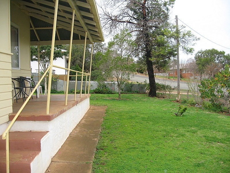 18 Wentworth Street, Parkes NSW 2870