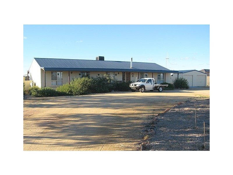 20 Field Road, Parkes NSW 2870
