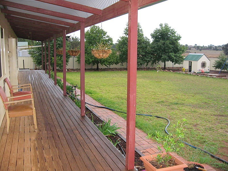 20 Field Road, Parkes NSW 2870