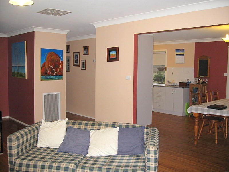 20 Field Road, Parkes NSW 2870