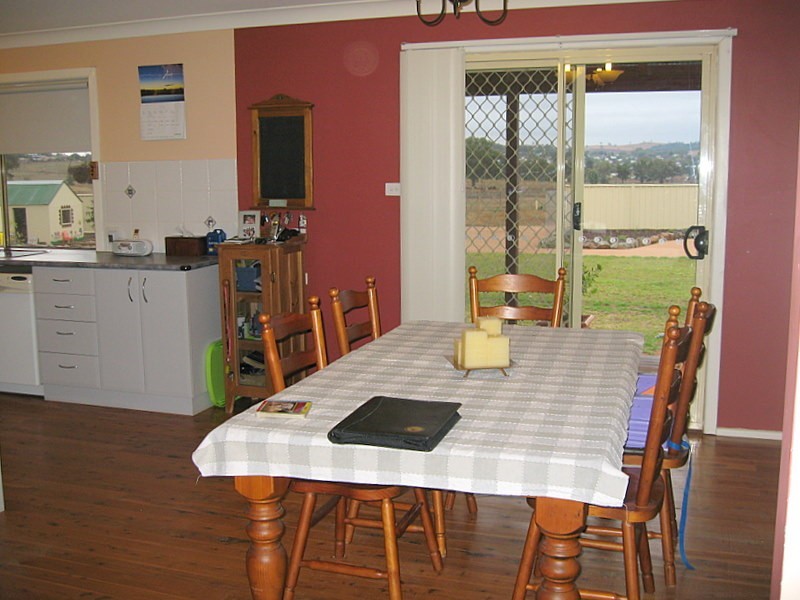20 Field Road, Parkes NSW 2870