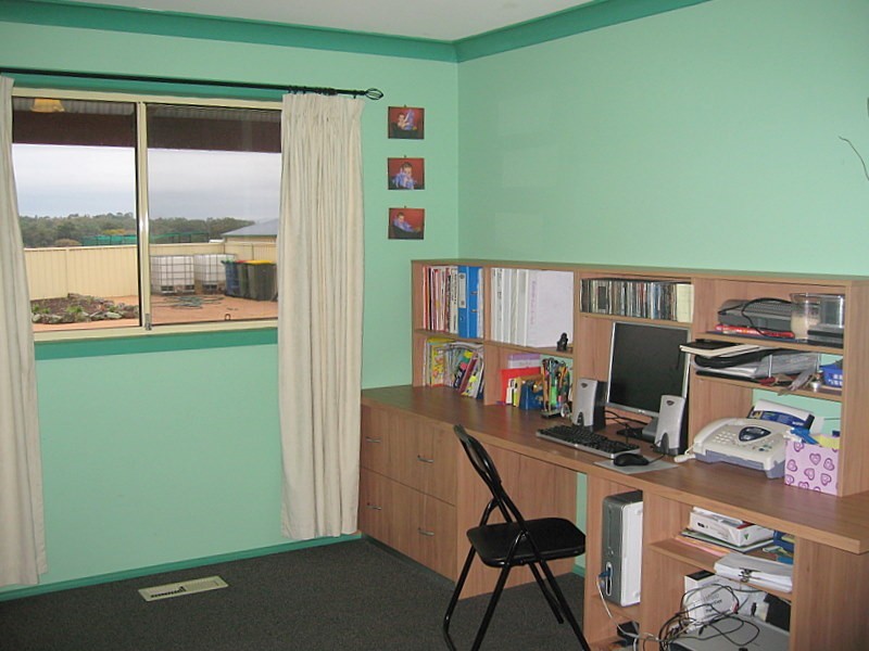 20 Field Road, Parkes NSW 2870