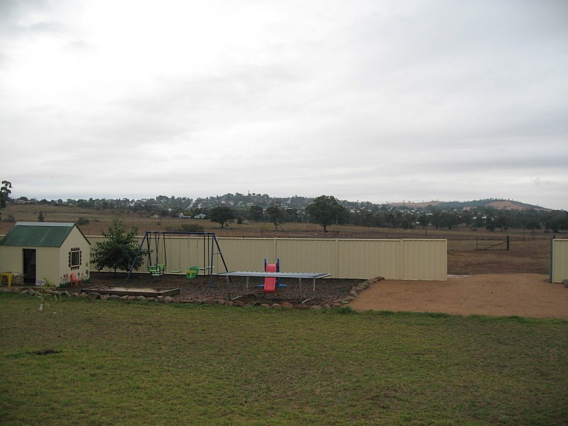 20 Field Road, Parkes NSW 2870