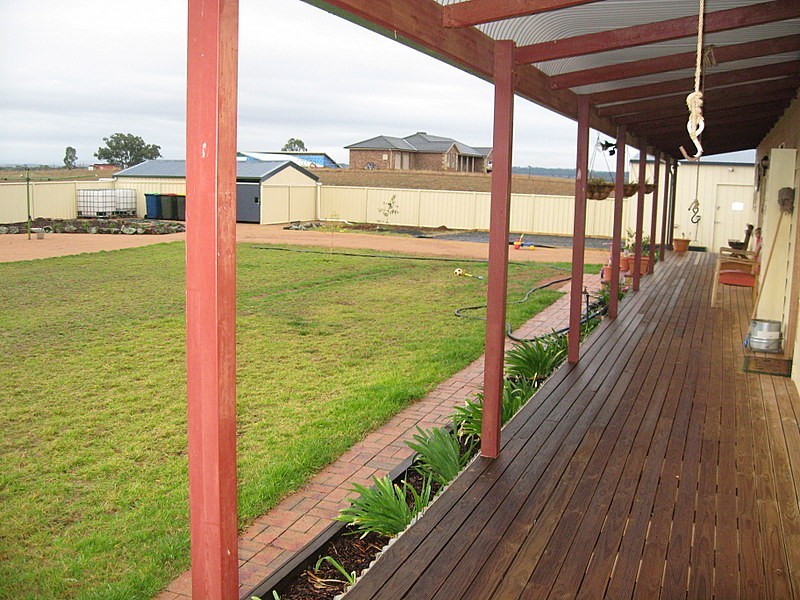 20 Field Road, Parkes NSW 2870